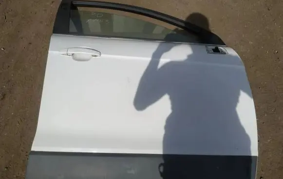 Chevrolet Captiva Front door baltos