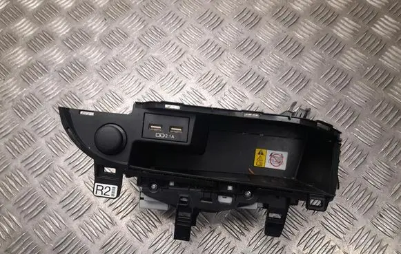 Lexus RX 450H Wireless charging module YEFC0415010A