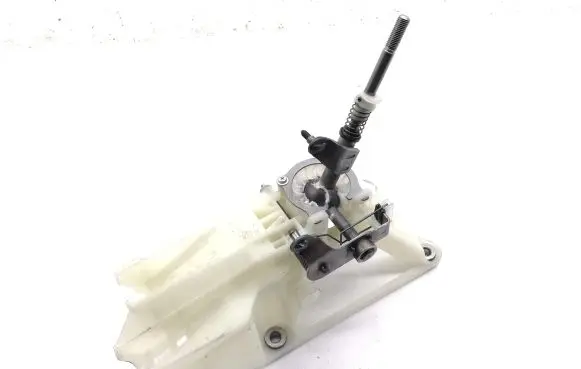 Mazda 3 II Gear shifter/selector KE40B
