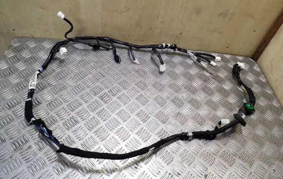 Lexus CT 200H Tailgate/trunk wiring harness 8218476050