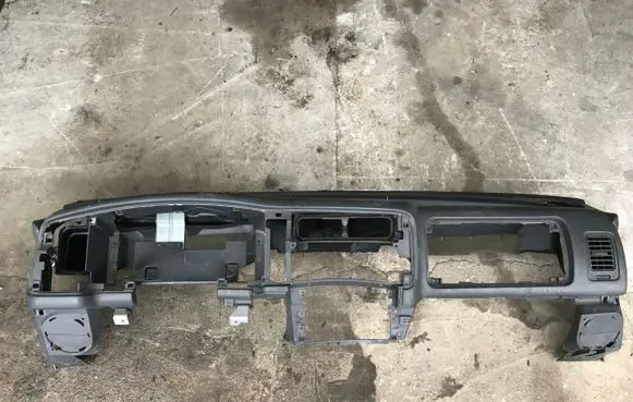 Mitsubishi L200 Dashboard