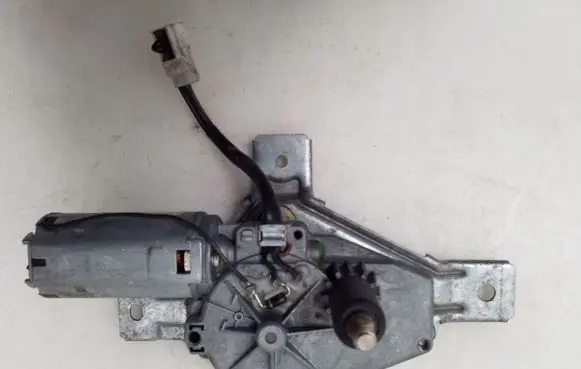 Nissan Almera N16 Rear window wiper motor 287105F000