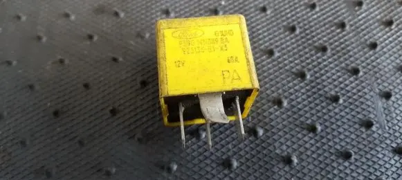 Ford Mondeo MK I Other relay 93BG14N089BA V23136-B1-X3