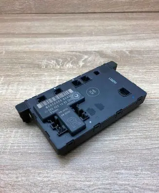 Mercedes-Benz C W203 Door control unit/module 2038201485 351324