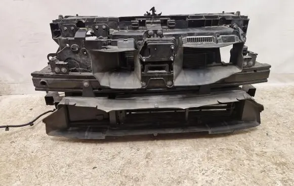 Renault Megane IV Radiator support slam panel
