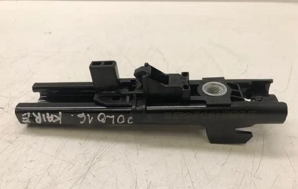 Volkswagen Polo V 6R Seat belt height adjuster 3C8857819A