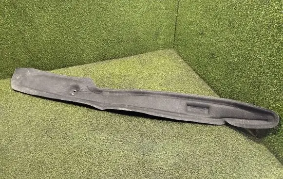 Engine bonnet/hood sound/heat insulation