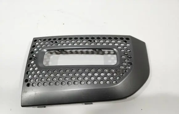 Land Rover Defender Front fog light trim/grill L8B2-15B217-BD