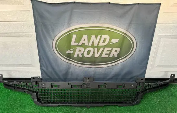 Land Rover Defender Front bumper upper radiator grill L8B217F791A