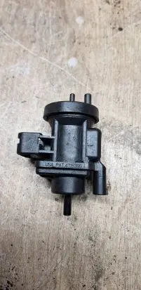 Mercedes-Benz C W203 Turbo solenoid valve 4715396