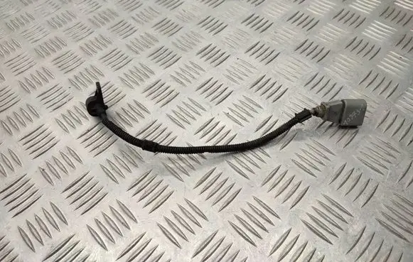 Volkswagen PASSAT B6 Crankshaft position sensor 9805940
