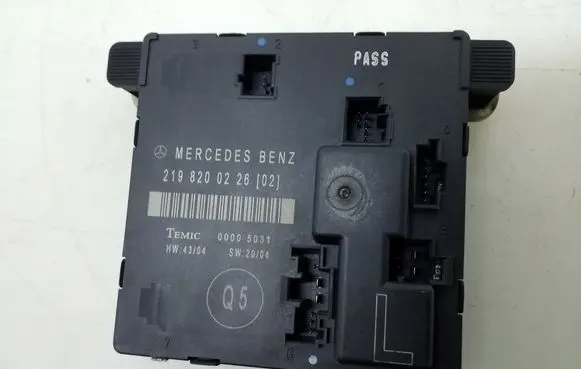 Mercedes-Benz CLS C219 Door control unit/module A2198200226