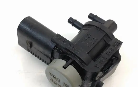 Audi A4 S4 B8 8K Turbo solenoid valve 1K0906283A