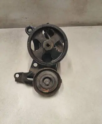 Toyota RAV 4 (XA20) Power steering pump 