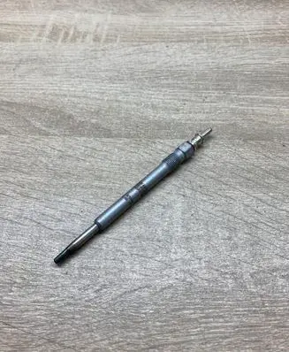 Mercedes-Benz C W203 Glow plug 0100266010