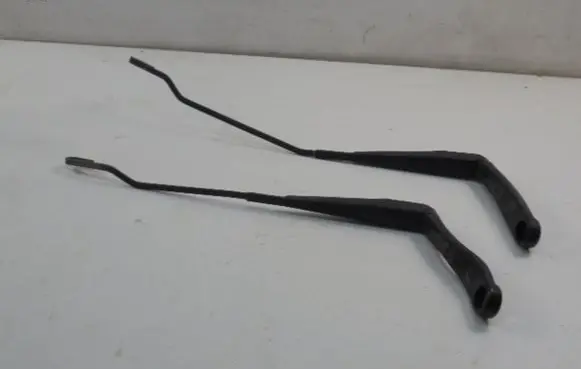 Chrysler Sebring (ST-22 - JR) Front wiper blade arm 04805521AB