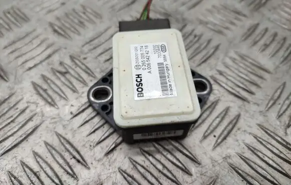 Mercedes-Benz Sprinter W906 ESP acceleration yaw rate sensor A0065424218 0265005774