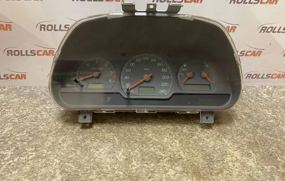 Volvo S40, V40 Speedometer (instrument cluster) 30889706D 01W13D3