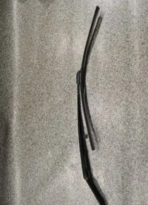 BMW 3 E46 Front wiper blade arm 7003931