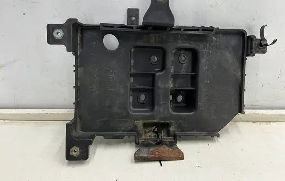 Hyundai Grandeur Battery box tray 37150-3k500