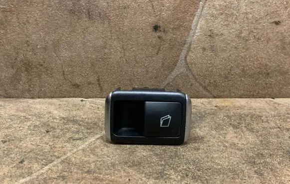 Mercedes-Benz GLS X166 Electric window control switch A1668200210