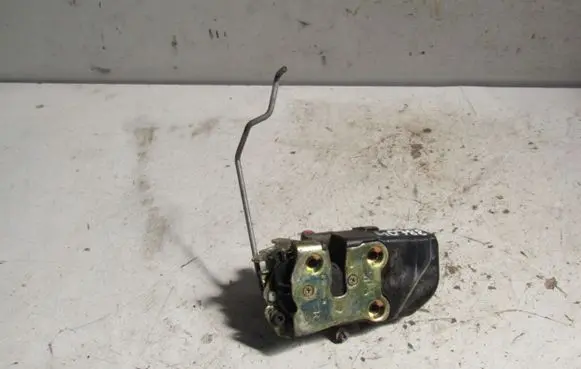 Chrysler PT Cruiser Front door lock