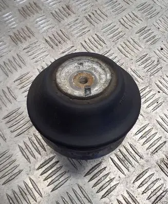 Mercedes-Benz C W203 Engine mount bracket
