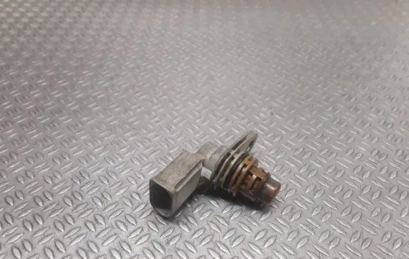 Volkswagen Golf V Camshaft position sensor 030907601D