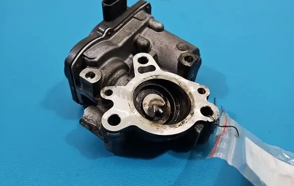 Mercedes-Benz Vito Viano W447 EGR valve 147100361R IMPRK1534229
