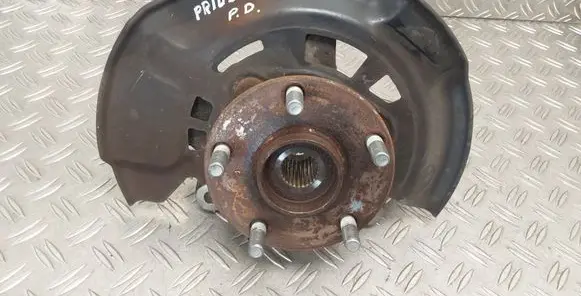 Toyota Prius+ (ZVW40) Front wheel hub