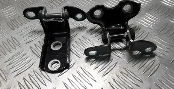 Rear door hinge set