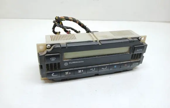 Volkswagen PASSAT B5 Climate control unit 1J1907044