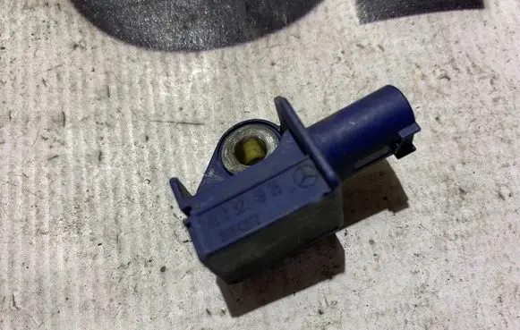 Mercedes-Benz C W204 Airbag deployment crash/impact sensor a2128204926 2128204926