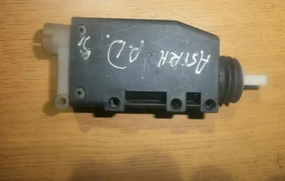 Opel Astra F Central locking motor 