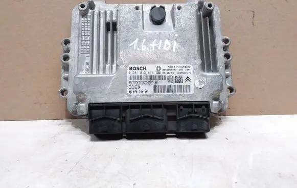 Citroen C4 I Engine control unit/module 1039S20175 0281013871