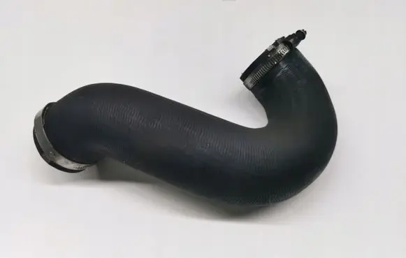 Porsche Cayenne (9Y0 9Y3) Intercooler hose/pipe 7P0145972A