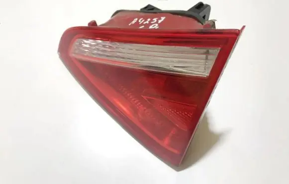 Audi A5 8T 8F Tailgate rear/tail lights 8t0945094 22608