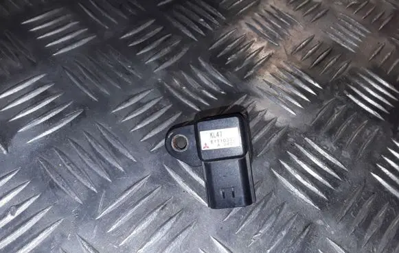 Mazda 626 Air pressure sensor E1T10372