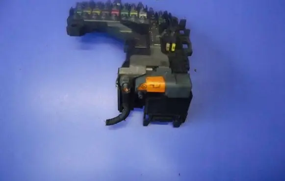 Peugeot 508 RXH Fuse module 9665878080