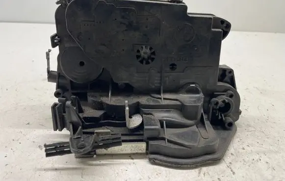 BMW 3 E90 E91 Rear door lock 7060295