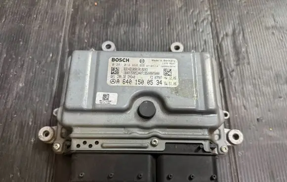 Mercedes-Benz B W245 Engine control unit/module A6401500534 1039S23074 0281014668