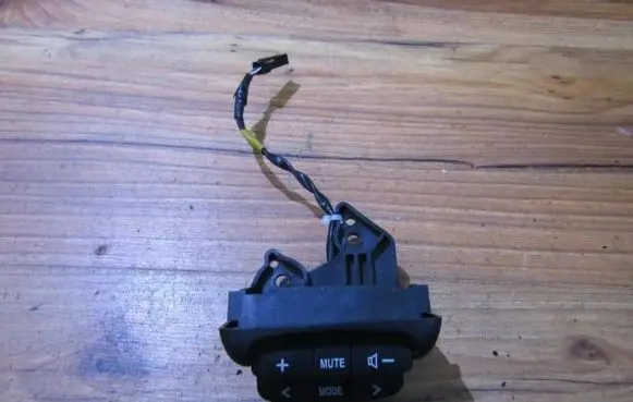 Suzuki Liana Multifunctional control switch/knob 75b111 111-2d3n