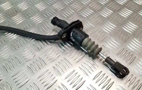 Saab 9-5 Clutch master cylinder 90578481
