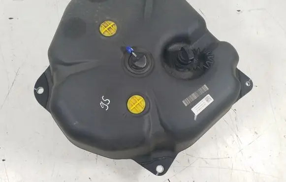 Mercedes-Benz E W212 AdBlue liquid reservoir A2124704802