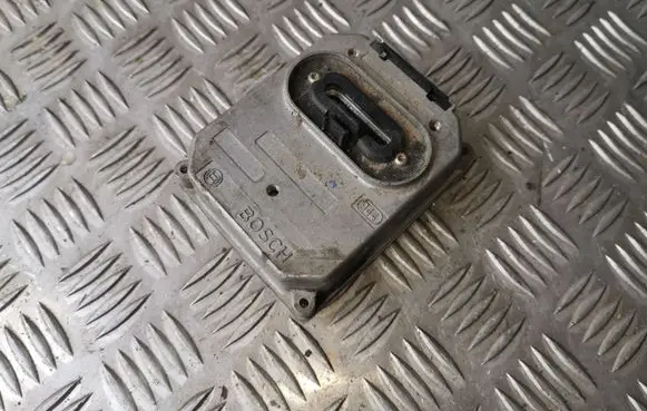 Volkswagen Sharan Window wiper relay 1397328044 7M0906015