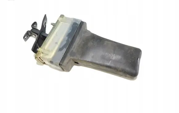 Land Rover Discovery 3 - LR3 Rear door check strap stopper