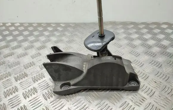 Mercedes-Benz A W176 Gear shifter/selector A1763600209