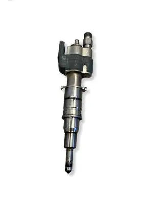 BMW 1 E81 E87 Fuel injector 758904811 10181010