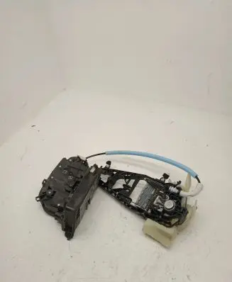 BMW X6 F16 Front door lock 7473152