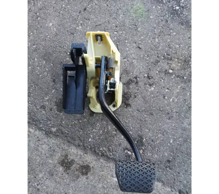 BMW 7 F01 F02 F03 F04 Brake pedal 9144253